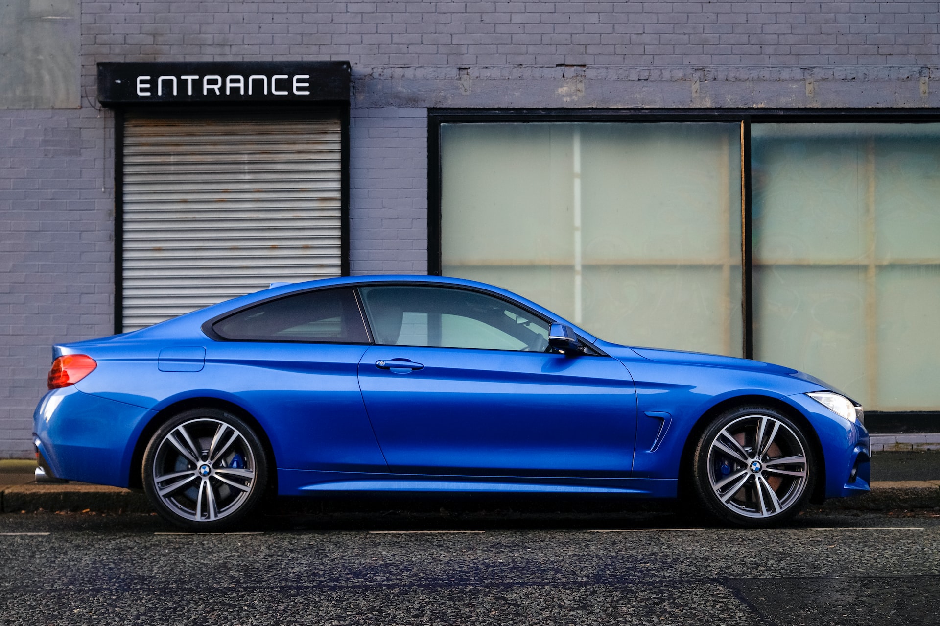 blue car
